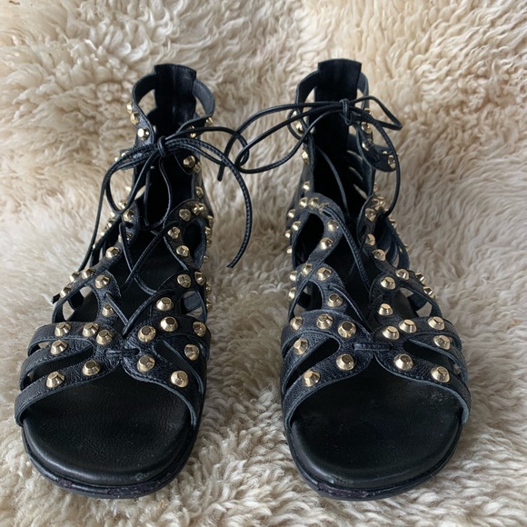 Break yo ❤️ leather studded Gladiator Sandals - Picture 2 of 5